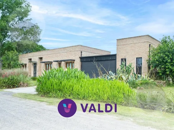 Casa En Venta - Barrio Fincas De San Vicente Chacras