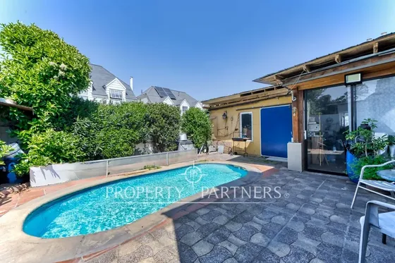 Venta De Casa En Peñalolén En Barrio Residencial 