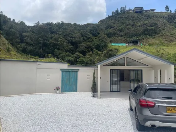 Casa En Venta En La Vía Don Diego La Ceja