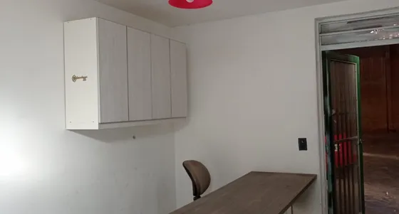 Venta De Galpón, Con Oficina Y Departamento.