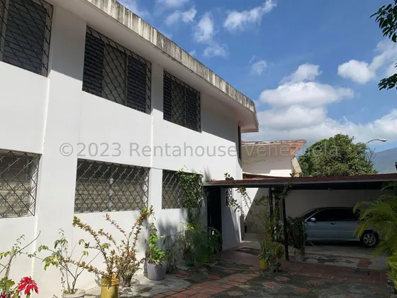 Amplia Casa En Venta Ubicado En El Paraíso Aym 23-17418