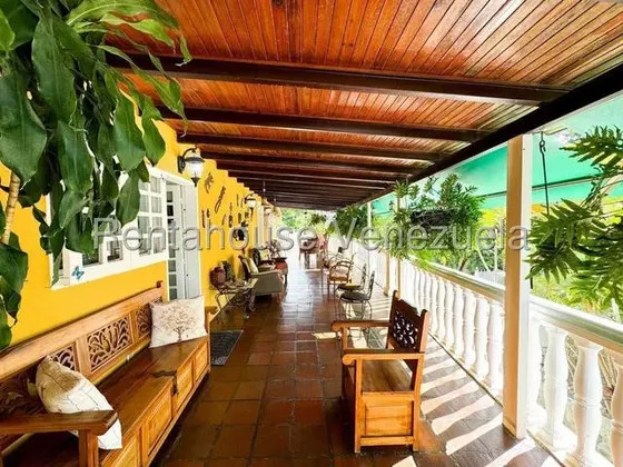 Casa En Venta. Colinas De Bello Monte # 25-4797