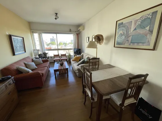 Departamento En  Pocitos De 3 Dormitorios Con Garaje 