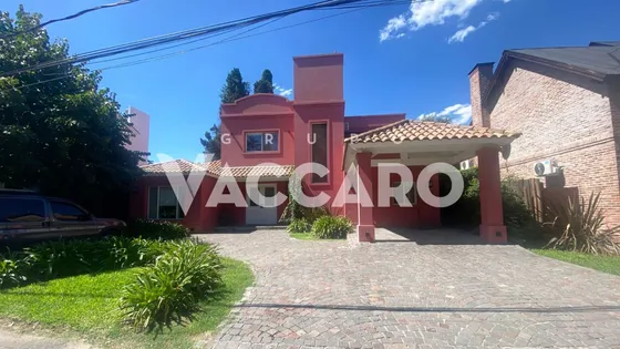 Casa En Venta 5 Ambientes, El Jagüel (ituzaingó)