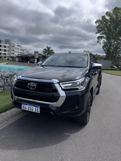 Toyota Hilux 2.8 Cd Srx 177cv 4x4 At