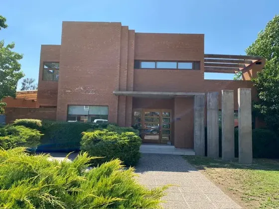 Moderna Casa, Sector La Campiña. Machalí.