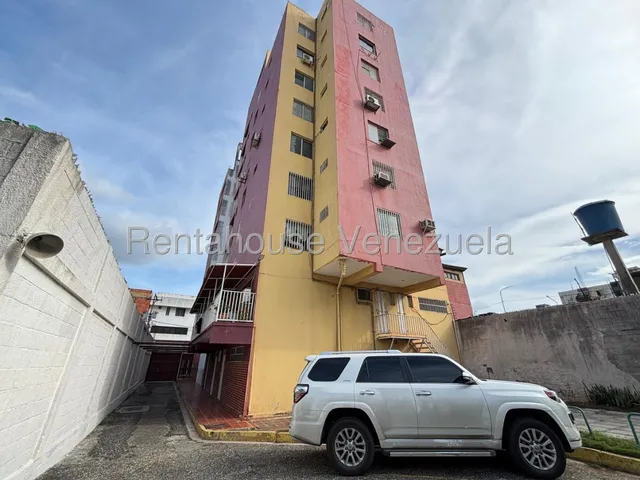 Sorangel Vargas Vende Amplio Apartamento En Excelente Ubicacion Al Centro De Barquisimeto Mls #25-23986