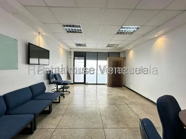 Chacao 25-22935oportunidad De Negocio  Ideal Local Comercial A Pie De Calle, Con Puesto De Estacionamiento, Deposito Adicional, Área De Kitchenaid, Aire Acondicionado Y Cámaras De Seguridad