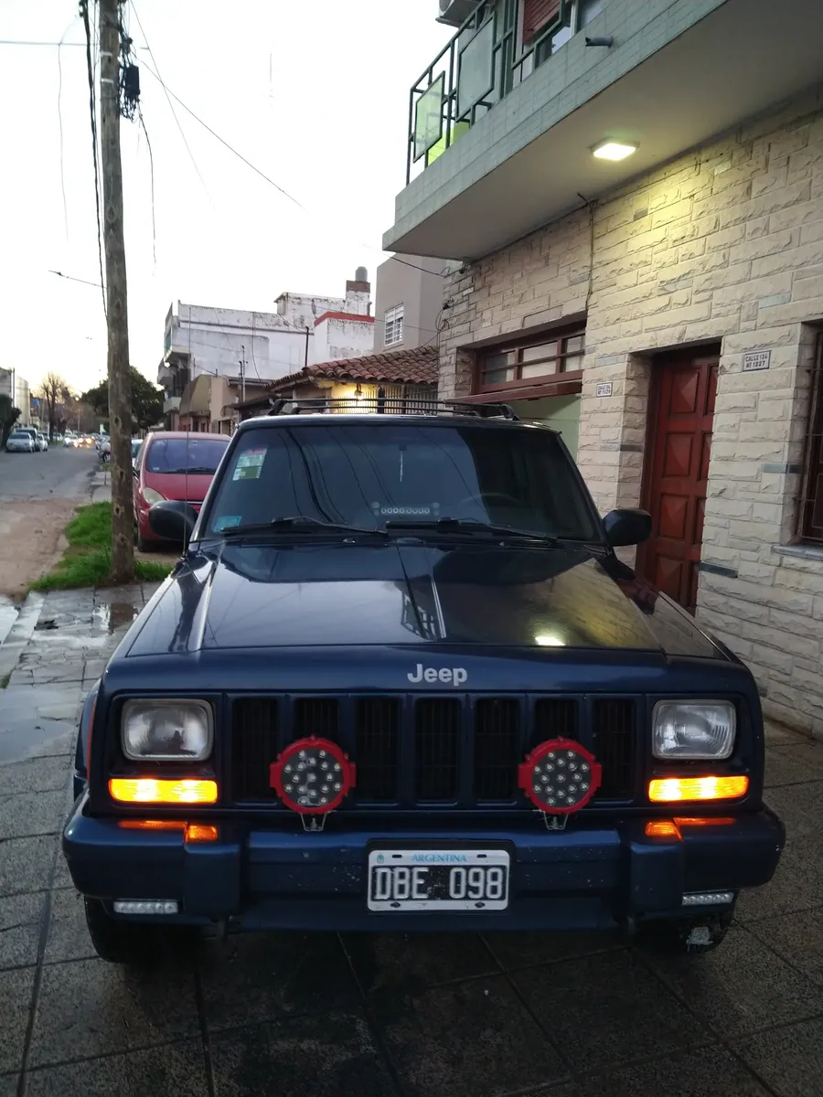 Jeep Cherokee 2.5 Classic535332461782640641