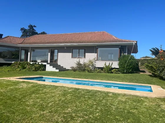 Casa En Venta De 4 Dorm. En Santo Domingo