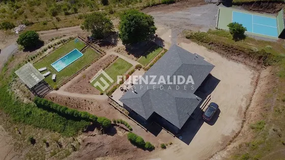 Casa Nueva, Amoblada Y Con Piscina