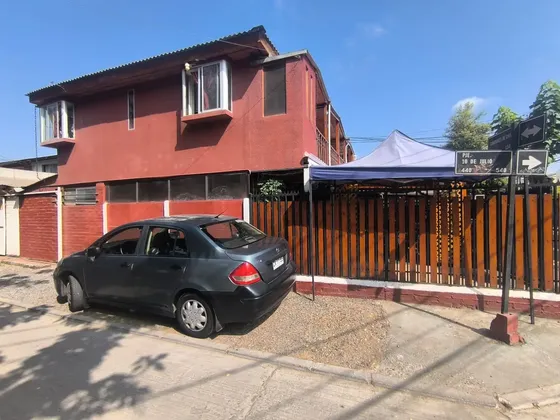 Amplia Y Cómoda Casa Con Local Comercial 108/102m2, Maipú