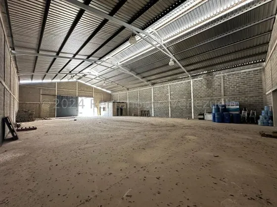 Francisco Rojas Norscia Rentahouse Vende, Galpon Comercial En Zona Industrial De Barquisimeto, Ideal Para Deposito De Tu Empresa, 2 4 - 2 7 6 1 7, Llama Ya Y Adquiérelo Con Rentahouse!!!