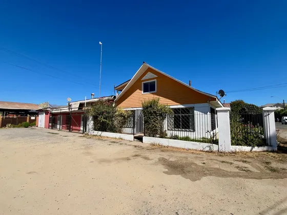 Casa Esquina Con Local Comercial En Paine Centro