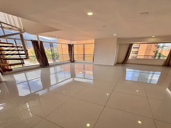 Campo Alegre Alquilo Apartamento Pent House 2 Hab 3 Baños Sin Muebles