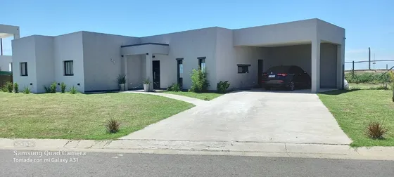 Casa En Venta Barrio San Sebastián, Area 8 Dueño Directo