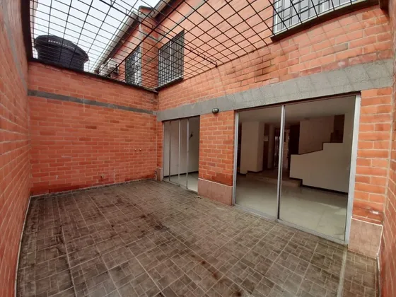 Se Vende Casa De Dos Pisos Más Terraza Barrio Versalles Palmira Valle