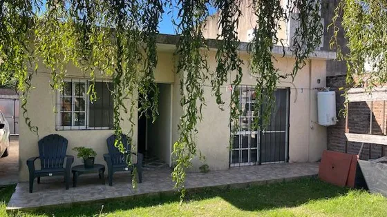 Venta Casa 3 Amb. Benavidez Con Jardin!