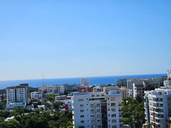Apartamento En Venta En Evaristo Morales, Santo Domingo, 115m2, 2 Hab. 2 Parqueos, Excelente Ubicacion Cuenta Con Todas Las Comodidades, Seguridad, Oportunidad De Invertir Y Zona Tranquila.