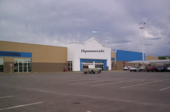 Venta De Negocio - Ramo Hipermercado De 10.000 M² En Región Central.