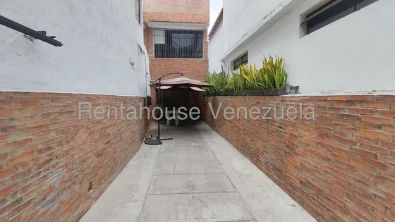 Centrica Casa De Diseño Moderno Y Comoda En Venta En La California Sur Yf