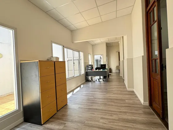 Casa  4 Ambientes Con Cochera, Patio Y Parque. 735m2 Construibles . Venta-san Martin