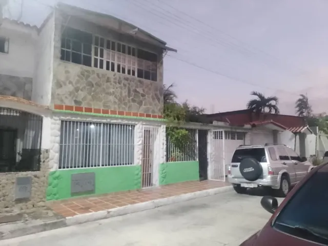 En Venta Amplia Casa Ubicada En La Urbanizacion  Parque La Esmeralda San Diego. St