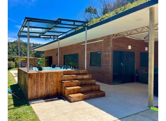 Finca En Venta - Granada Limites Con Guatape Y Peñol