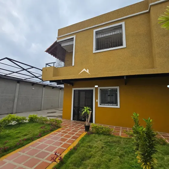 Casa Comercial En Alquiler Sector Morro Iii Lecheria