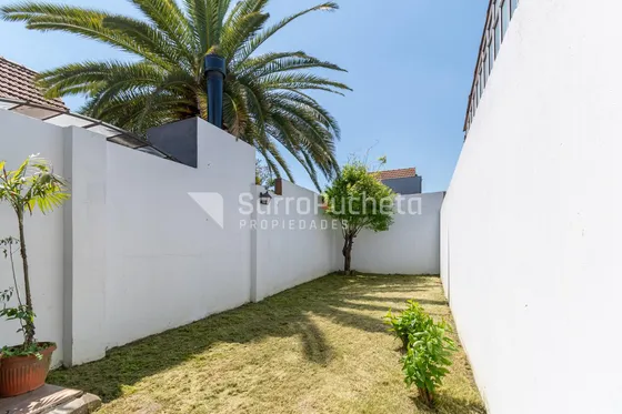 Venta Dúplex 3 Ambientes Con Jardín En Haedo. Excelente Estado!