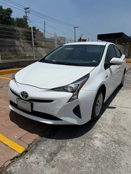 Toyota Prius 1.8 Base Cvt