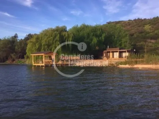 Parcela De 4.286m2 Con Casa Como Nueva De 180m2, Lago Rapel