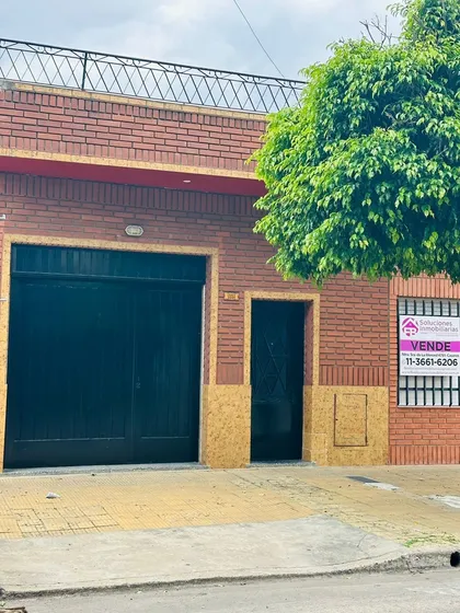 Casa  En Venta 5 Ambientes En Caseros, Tres De Febrero, G.b.a. Zona Oeste