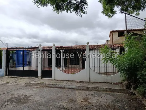 Maritza Lucena Trae Bella, Cómoda Y Fresca Casa En Venta En Valle Hondo, Amplia, Con Patio Grande Y Verde, Ideal Para Compartir En Familia.