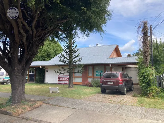 Arrendamos Linda Casa Ubicada En Una De Las Zonas Privileg.