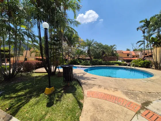 Townhouse En Tazajal Terrazas De Monte Alegre En Venta, Naguanagua. Inmobiliaria Maggi 2108