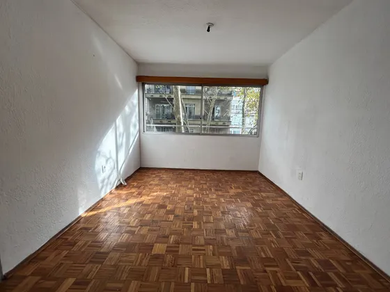 Alquiler - Apartamento Al Frente Con Dos Dormitorios En Cordón - Barrios Amorin Y San José