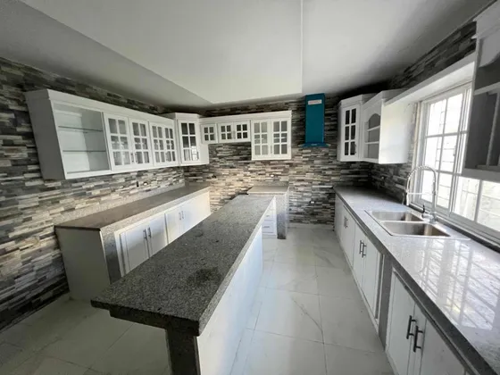 Casa En Alquiler En El Residencial Las Orquídeas, La Romana