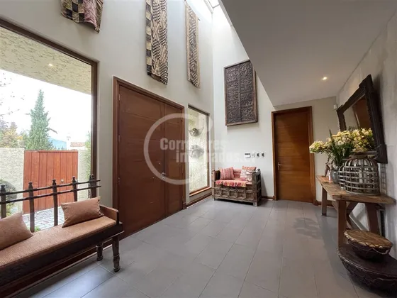 Casa En Venta De 6 Dorm. En Lo Barnechea