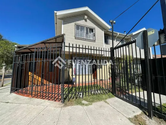 Casa En Venta De 3 Dorm. En Maipú