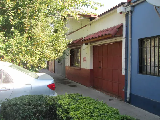 Casa 3 Dormitorios, Cocina, 1 Baño, Metro Bio Bio, Santiago.