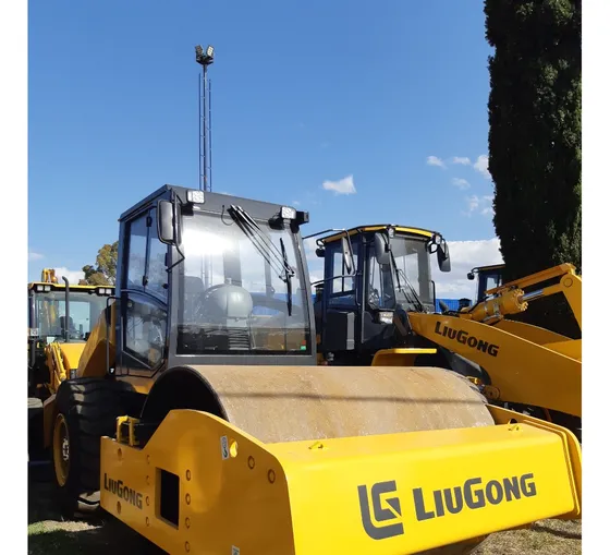 Vibrocompactador Liugong Hidrostatico Pata Cabra Neumaticos