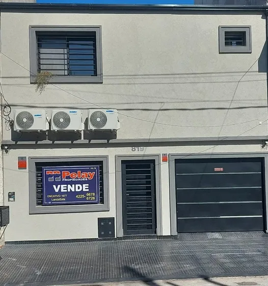En Venta Excelente Ph 5 Amb C/ Gge Y Quincho Sobre Lote De 7.20x21 En Lanu8s (141)