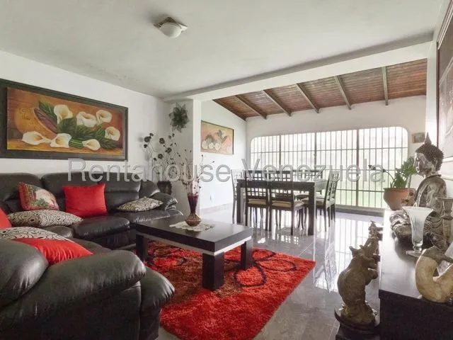 Enixon Sanchez Vende Amplia Casa En Colinas De Santa Rosa #25-10488