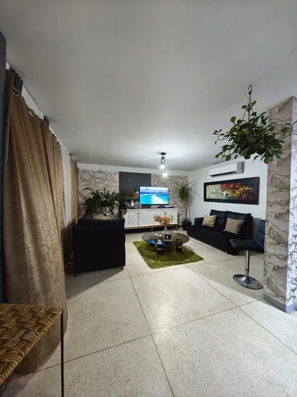 Casa En Lomas Del Este Valencia (gg)
