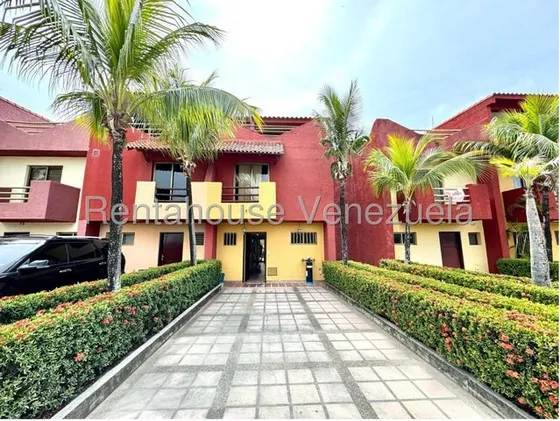 Venta De Townhouse En Puerto Encantado Jg 