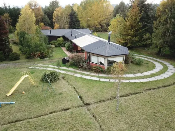 Casa Con Quincho Y Piscina En Santa Mónica, Riñihue