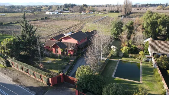Casa Colonial Con Campo De Cerezos 