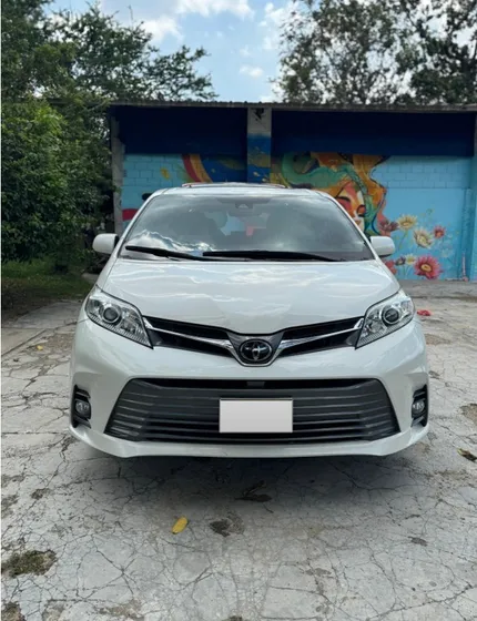 Toyota Sienna 3.5 Xle