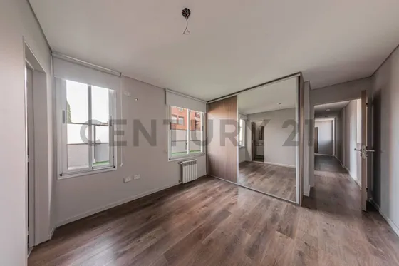 Vendo Departamento De 3 Dormitorios Y Patio | Abasto, Rosario
